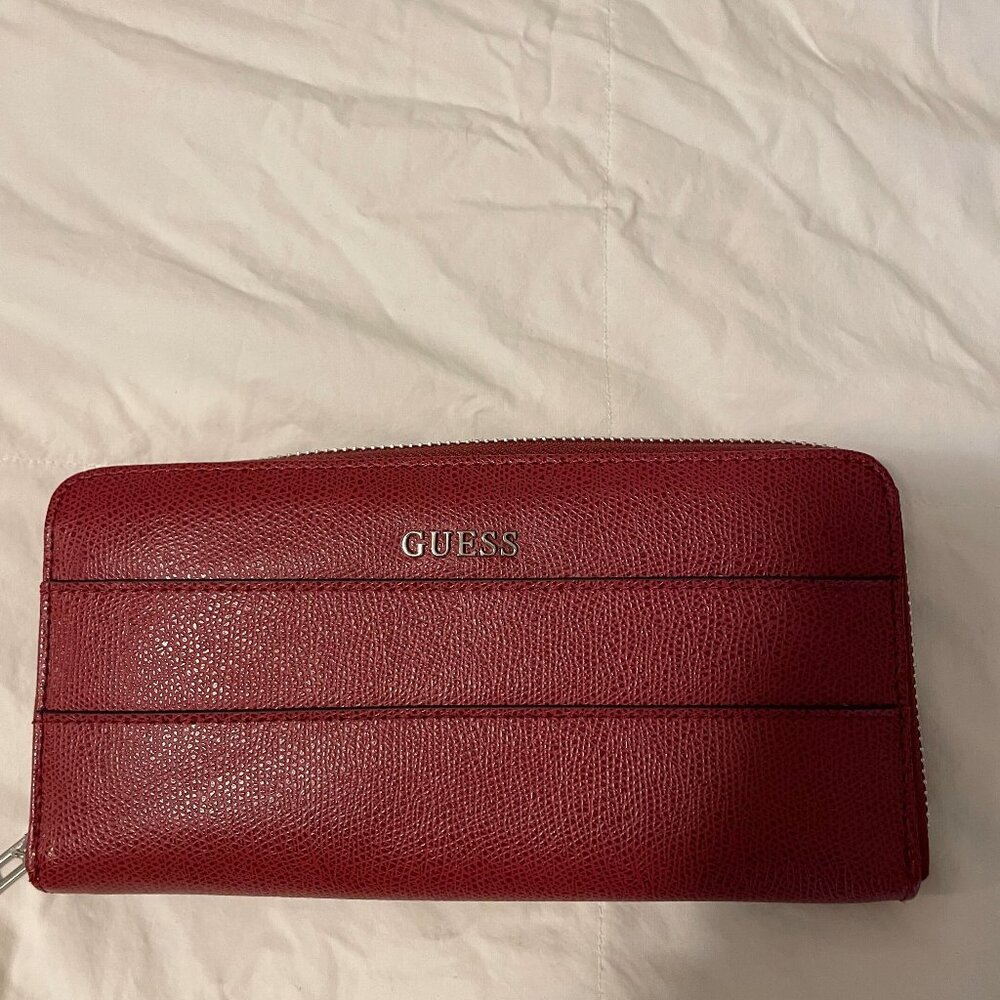 Guess Wallet - Picture 1 of 2